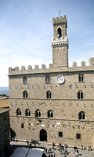 trekking urbano a piedi palazzo priori